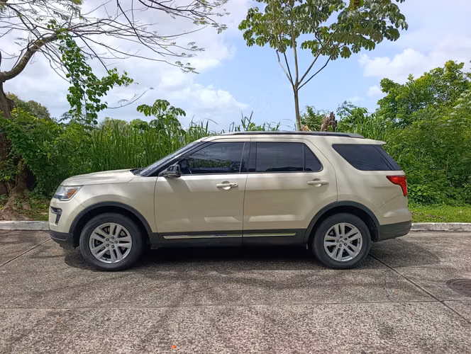 FORD EXPLORER XLT 2018 NEGOCIABLE  - Imagen 3