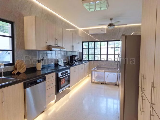 Venta de casa en Costa del Este AK