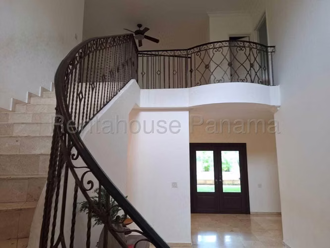 Venta de casa en Costa del Este AK