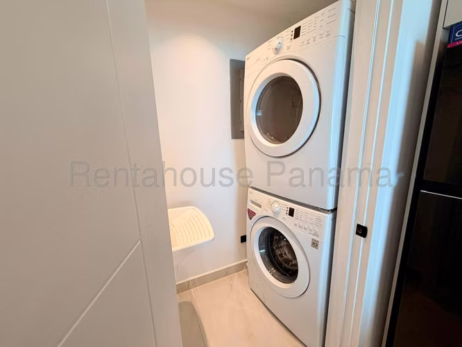 Se Alquila Apartamento en Punta Pacifica LA27-2231