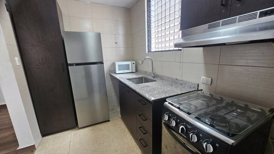 Alquiler apartamento amoblado - Imagen 7