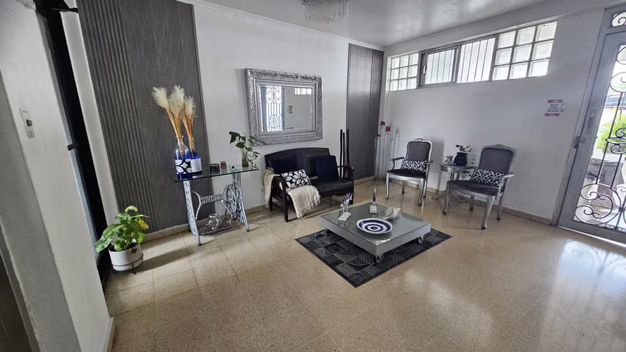 Alquiler apartamento amoblado - Imagen 1