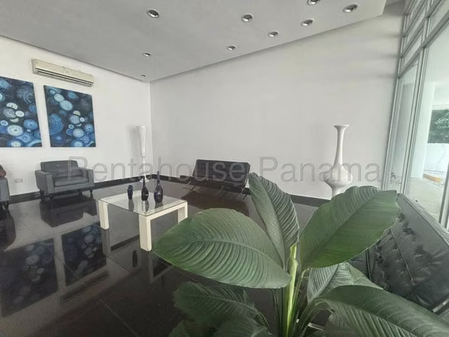 Alquiler de Apartamento en Costa del Este 27LBR2132