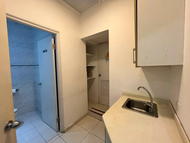 VENTA DE OFICINA PARA INVERSION EN MARBELLA - Imagen 10