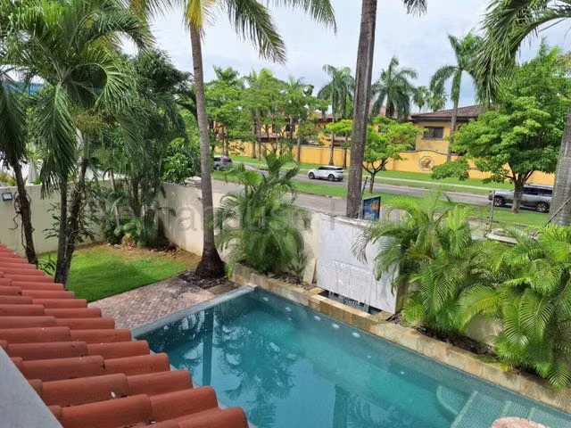 Venta de Casa duplex en Costa Serena Costa del Este IH27-2220
