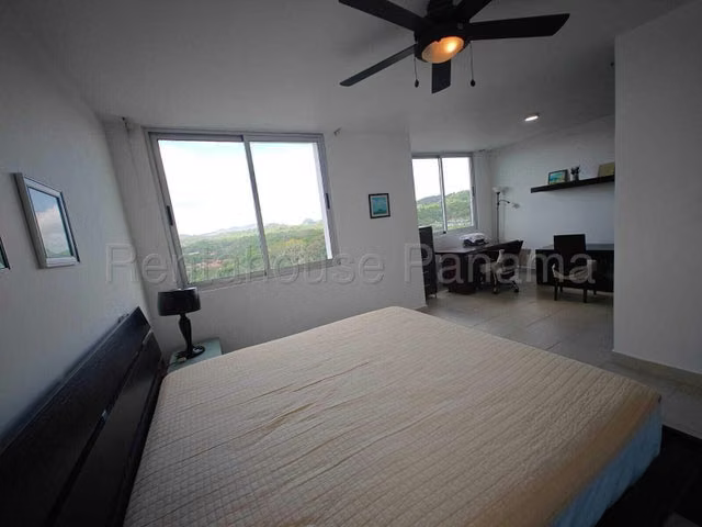 Apartamento amoblado en venta Clayton 25MAM9141.