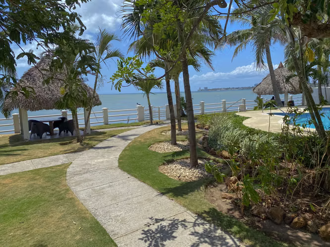 Apartamento Frente al Mar en Piso Alto en PH Biltmore, Gorgona