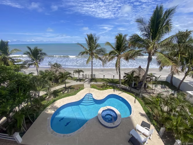 Apartamento Frente al Mar en Piso Alto en PH Biltmore, Gorgona