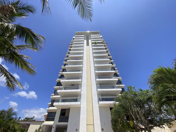 Apartamento Frente al Mar en Piso Alto en PH Biltmore, Gorgona