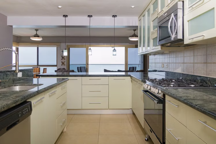 Apartamento Frente al Mar en Piso Alto en PH Biltmore, Gorgona