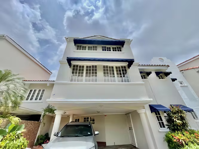 Casa en Venta en Altos del Golf | 4 Recámaras + Family | Complejo Privado - Imagen 2
