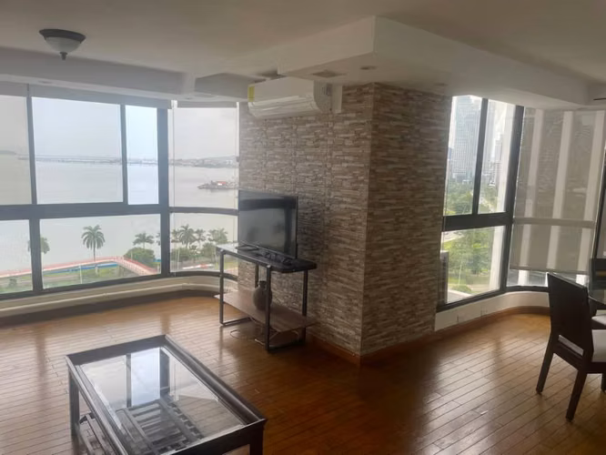 Alquilo Apartamento en Coral Reef Avenida Balboa DC