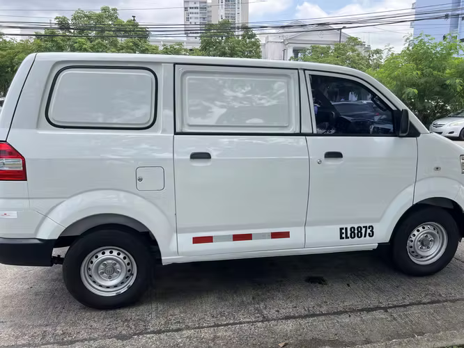 Vendo Suzuki Apv panel año 2024 con 43000km - Imagen 3