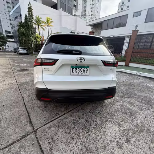 Vendo yaris cross año 2025 full extra  - Imagen 4
