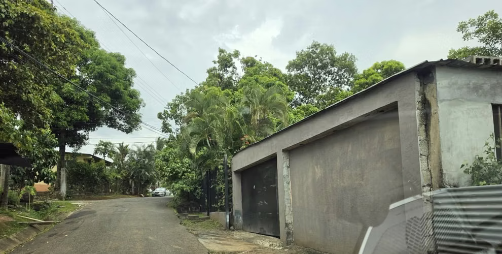 CASA CON AMPLIO TERRENO EN NUEVA ESPERANZA – 24 DE DICIEMBRE - Imagen 4
