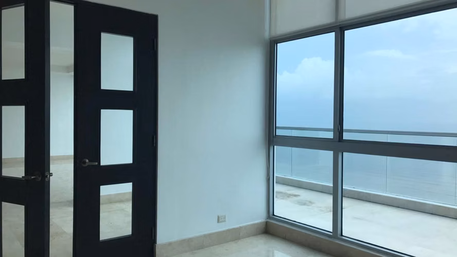  Venta Ten Tower | 453 m² Frente al Mar con Terraza y Vistas Espectaculares en Costa del Este