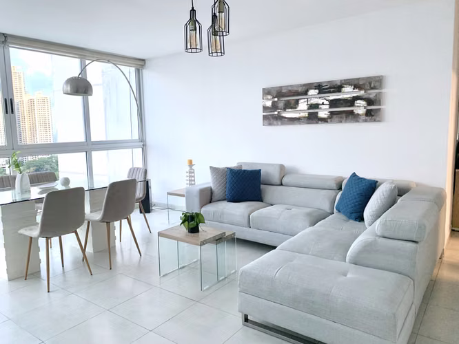 ALQUILO MODERNO APARTAMENTO A SOLO PASOS DE MULTIPLAZA MALL