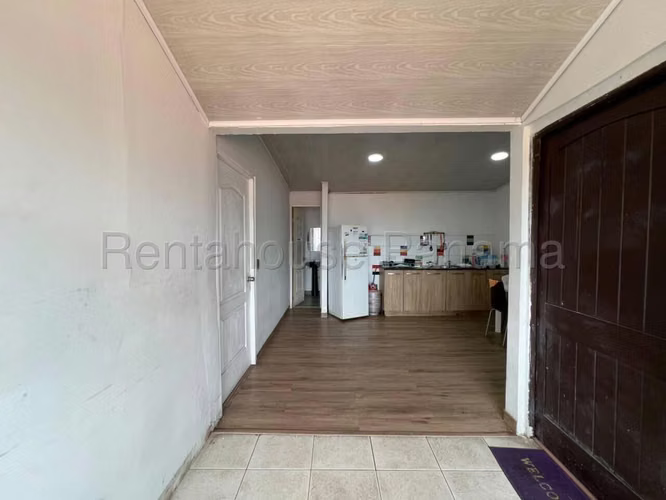Se Vende Casa en Parque Lefevre LA27-2233
