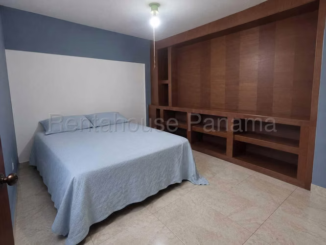 Se Vende Casa en Parque Lefevre LA27-2233