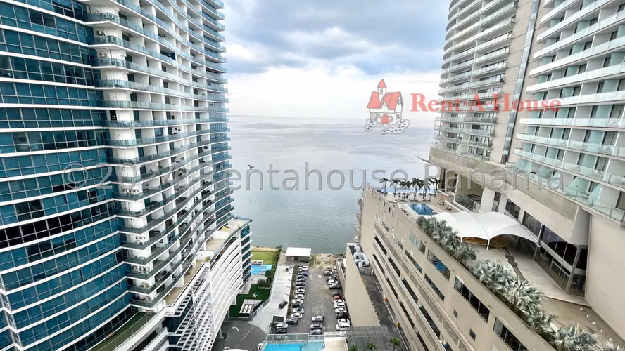 Venta Loft Amoblado Frente al Mar con Terraza | 167 m2 | Pacific Village Punta Pacifica - ALYC 24-8493