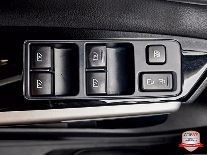 Mitsubishi Montero Sport 2023 Automática BT5939 - Imagen 17