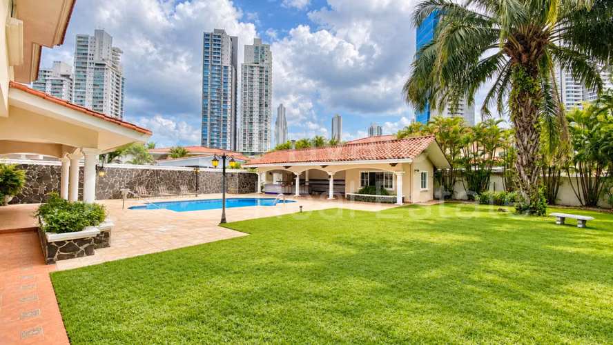 Se Alquila casa en Costa Serena en Costa del Este