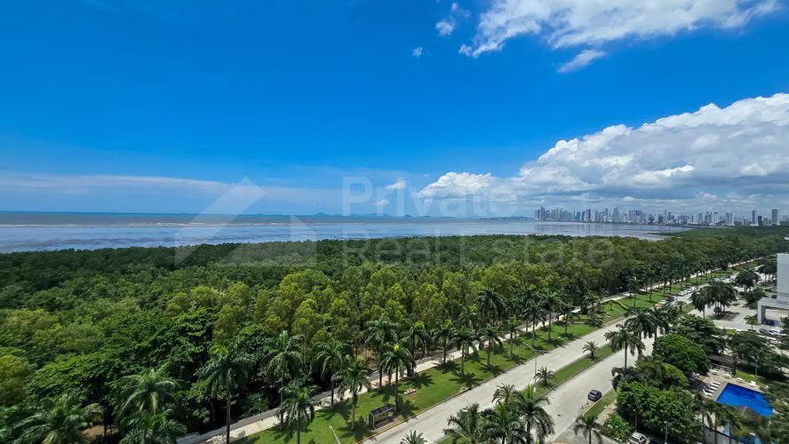 Apartamento en venta PH Paseo del Mar Costa del Este