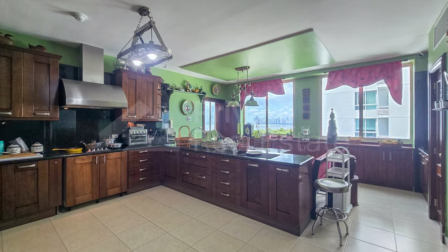 Apartamento en venta PH Paseo del Mar Costa del Este