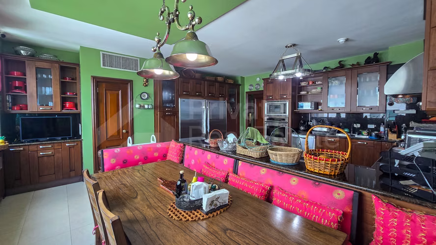 Apartamento en venta PH Paseo del Mar Costa del Este