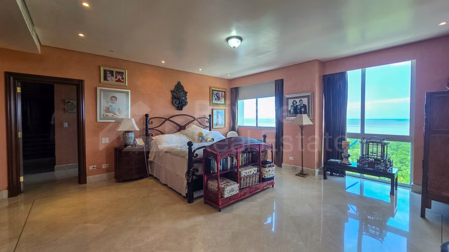 Apartamento en venta PH Paseo del Mar Costa del Este
