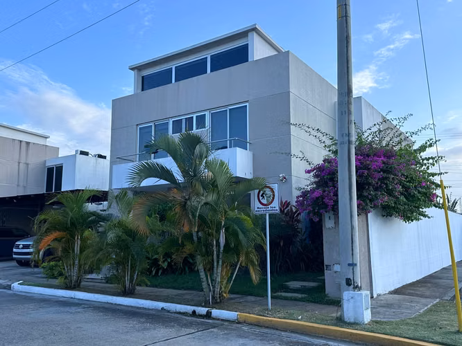 VENTA CASA EN COSTA SUR