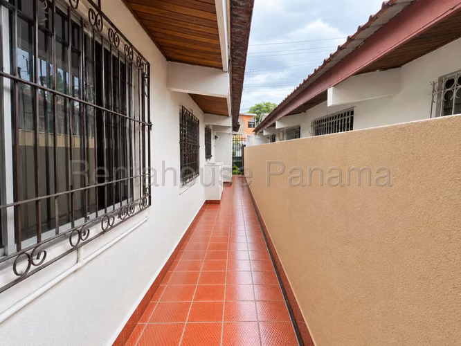 Venta de Casa en Parque Lefevre CCO