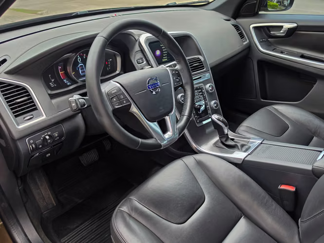 VOLVO XC60 T5 AWD 2016