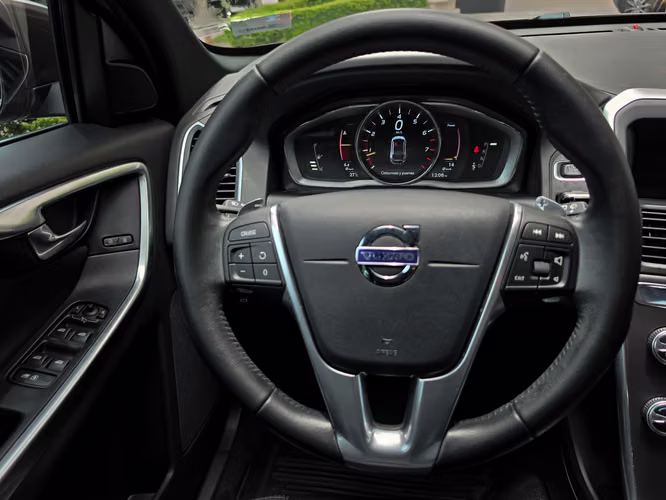 VOLVO XC60 T5 AWD 2016