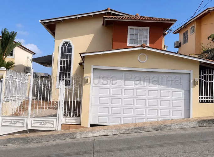 Venta de casa en Praderas del Rocío Villa Zaita   AK