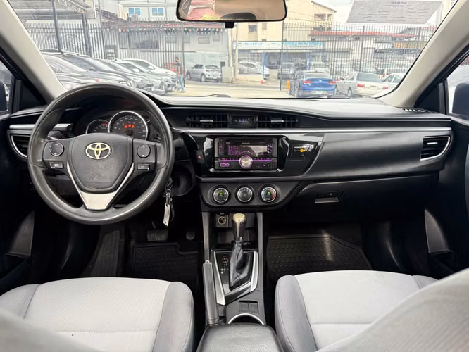 Toyota Corolla 2015