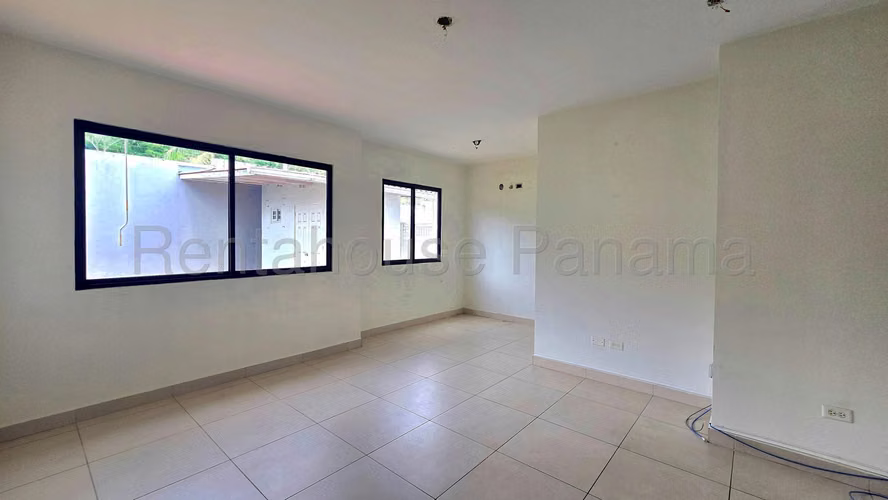 Casa en Venta en Brisas del Golf. PH SIERRA NEVADA. 27LDC2256