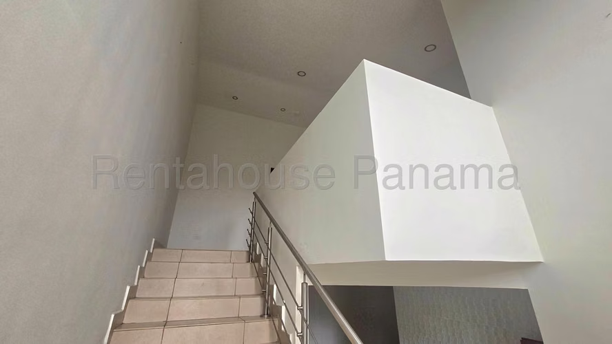 Casa en Venta en Brisas del Golf. PH SIERRA NEVADA. 27LDC2256