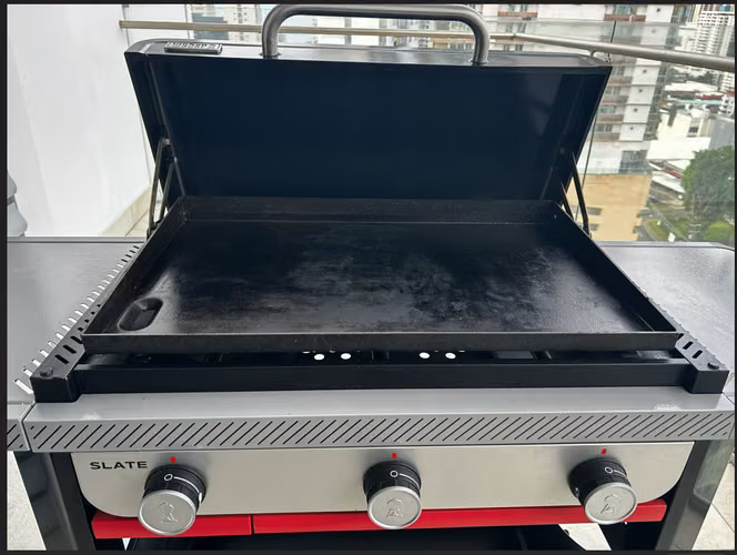 Weber Slate 28” Como Nueva / Like New – Plancha Resistente al Óxido / Rust-Resistant Griddle