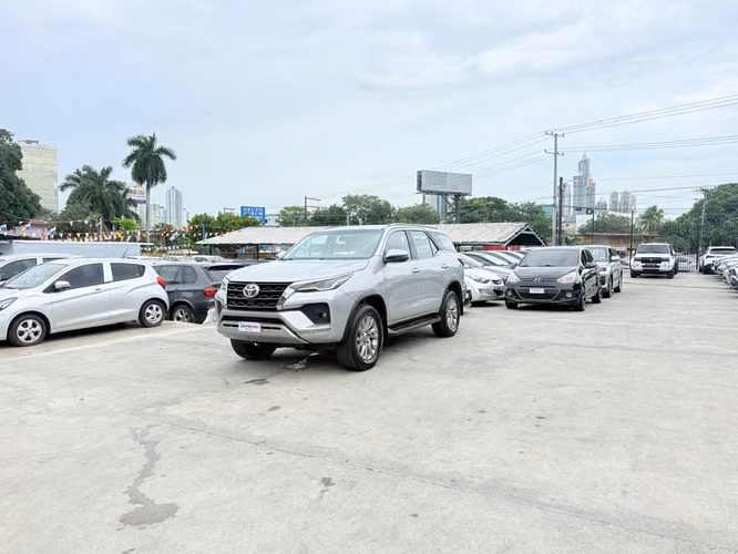 Toyota Fortuner 2024