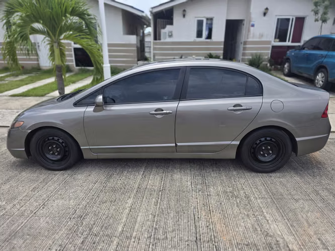  Honda Civic 2006 Automático – 5 Puertas – Excelente Estado