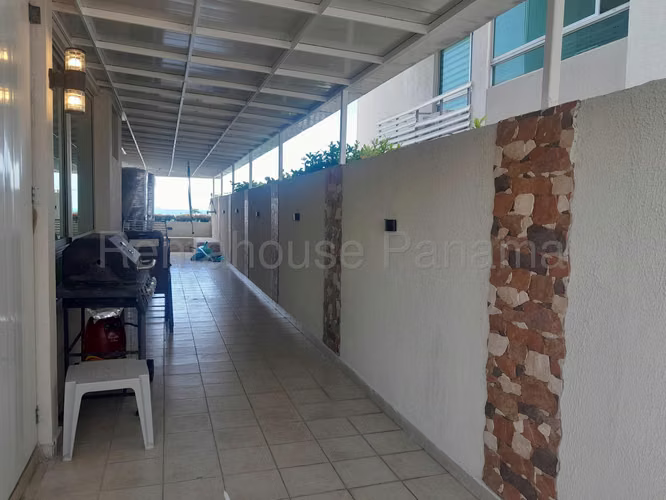 RR ALQUILER DE APARTAMENTO EN SAN FRANCISCO PH TERRASOL