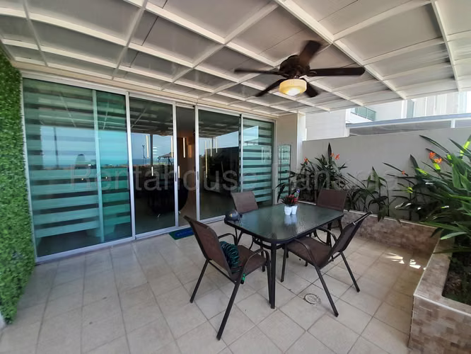 RR ALQUILER DE APARTAMENTO EN SAN FRANCISCO PH TERRASOL