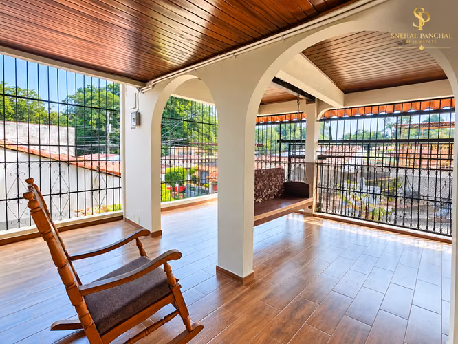 Venta de casa super espaciosa en Betania