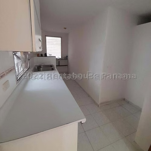 Apartamento en Alquiler en Carrasquilla RJ - Imagen 5