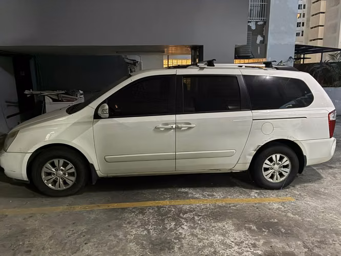 Vendo Kia Carnival (NO ARRANCA) Necesita reparación