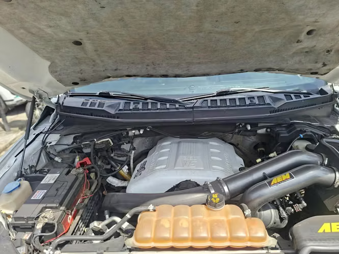 FORD F150 LARIAT 2015
