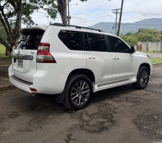 TOYOTA PRADO TXL SEMI FULL 