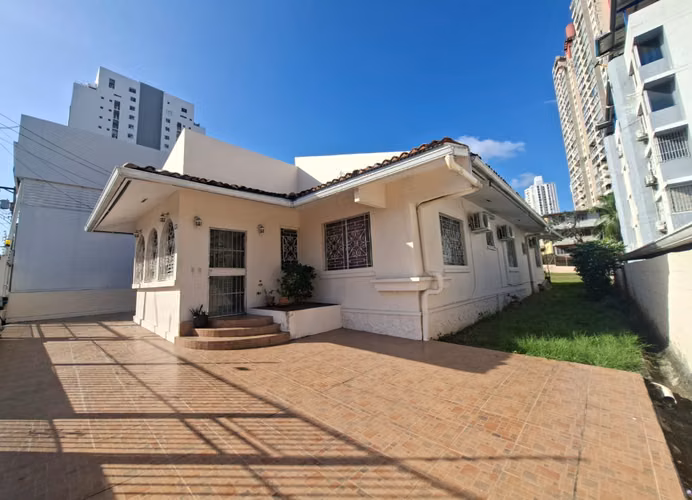 ALQUILER CASA EN PARQUE LEFEVRE