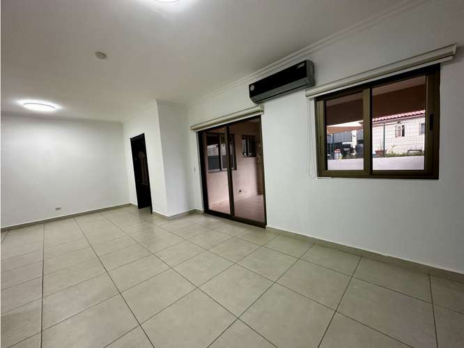 Casa Acogedora Precio Oportunidad en PH Woodlands, Panama Pacifico.